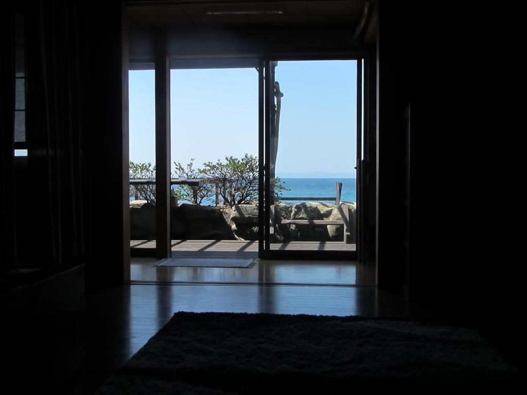 Amakusa West Coast Backpackers Fu-Raibou Pansiyon Dış mekan fotoğraf