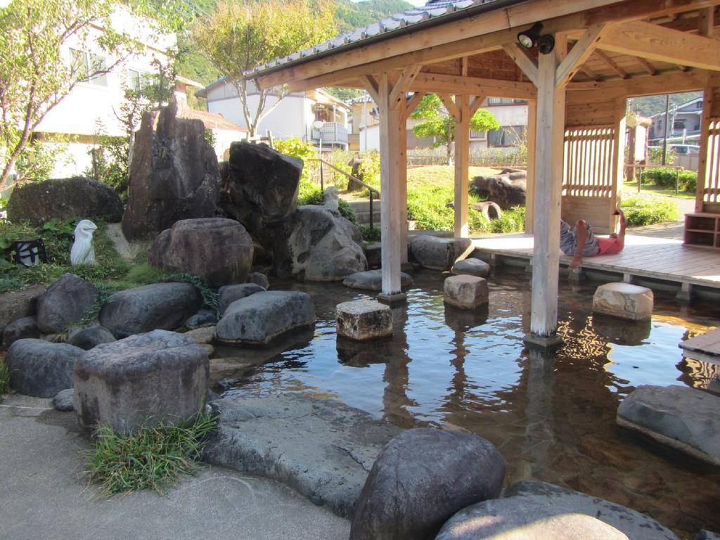 Amakusa West Coast Backpackers Fu-Raibou Pansiyon Dış mekan fotoğraf